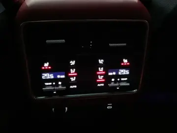 2022 Porsche Cayenne с пробегом 45 952 км