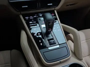 2022 Porsche Cayenne с пробегом 7 607 км