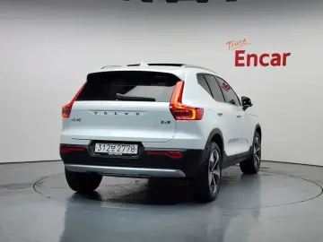 2023 Volvo XC40 с пробегом 21 167 км