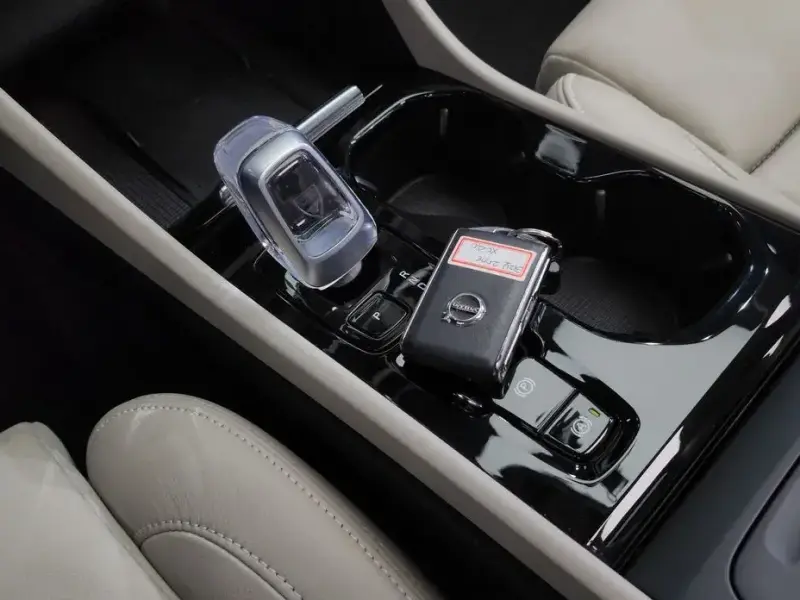 2023 Volvo XC40 с пробегом 21 167 км