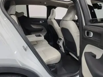 2023 Volvo XC40 с пробегом 21 167 км