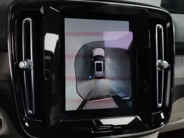 2023 Volvo XC40 с пробегом 21 167 км