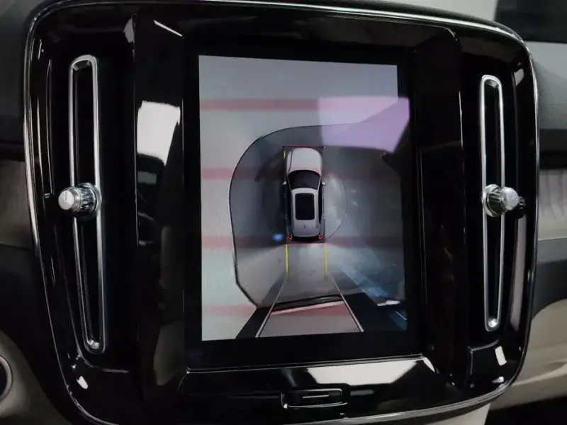 2023 Volvo XC40 с пробегом 21 167 км