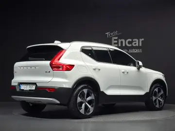 2025 Volvo XC40 с пробегом 9 524 км
