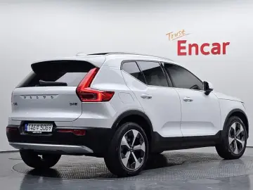 2023 Volvo XC40 с пробегом 60 472 км