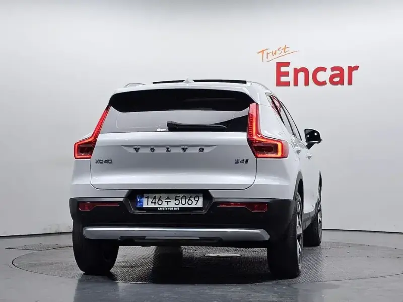 2023 Volvo XC40 с пробегом 60 472 км