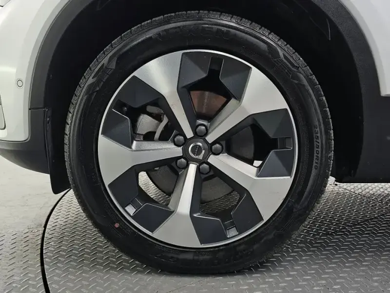 2023 Volvo XC40 с пробегом 60 472 км