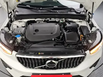 2023 Volvo XC40 с пробегом 60 472 км