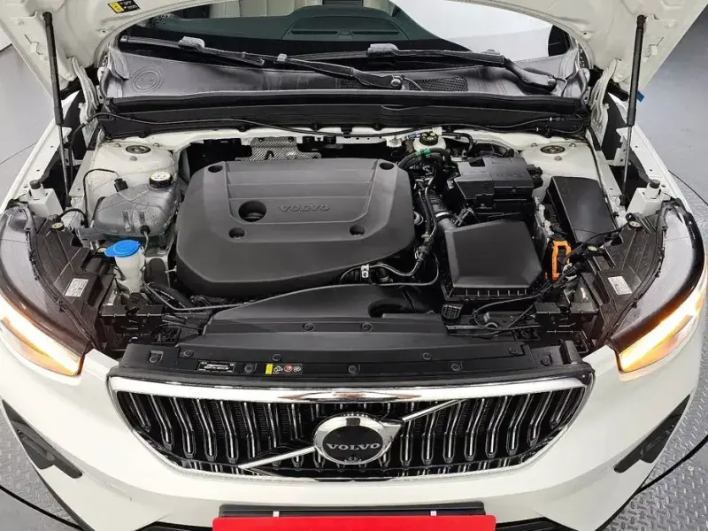 2023 Volvo XC40 с пробегом 60 472 км