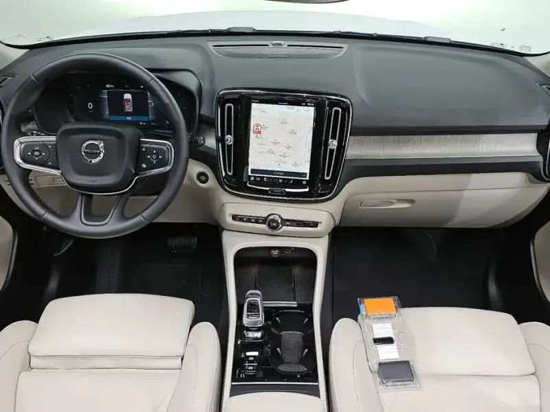 2023 Volvo XC40 с пробегом 60 472 км