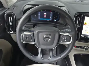 2025 Volvo XC40 с пробегом 9 524 км