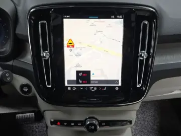 2025 Volvo XC40 с пробегом 9 524 км