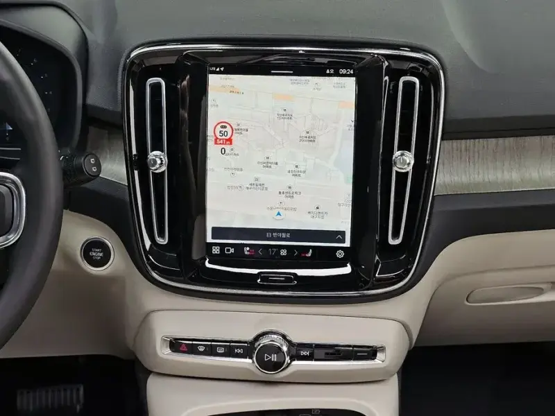 2023 Volvo XC40 с пробегом 60 472 км