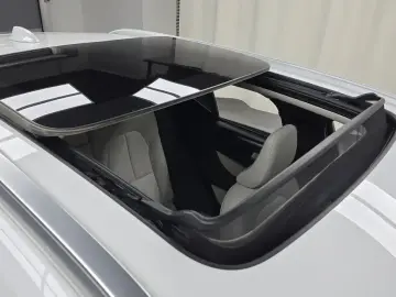 2025 Volvo XC40 с пробегом 9 524 км