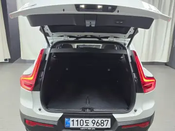 2025 Volvo XC40 с пробегом 9 524 км