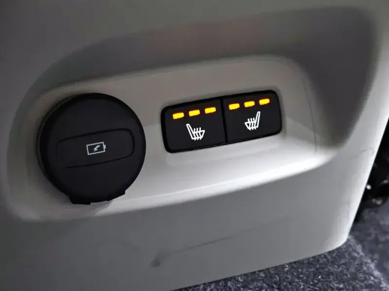 2023 Volvo XC40 с пробегом 60 472 км