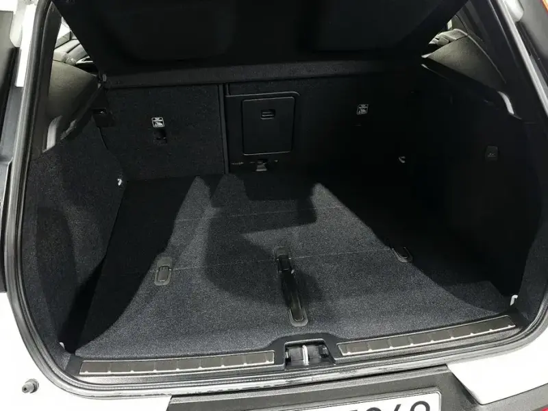 2023 Volvo XC40 с пробегом 60 472 км