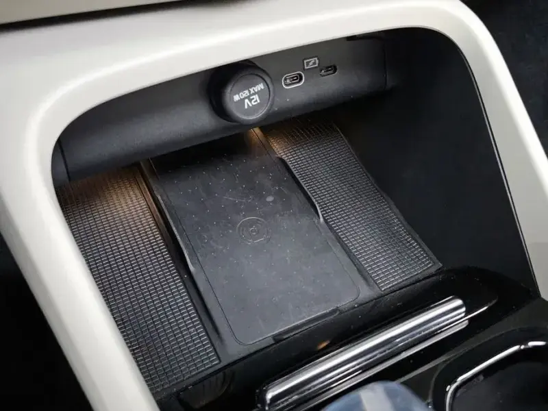 2023 Volvo XC40 с пробегом 60 472 км