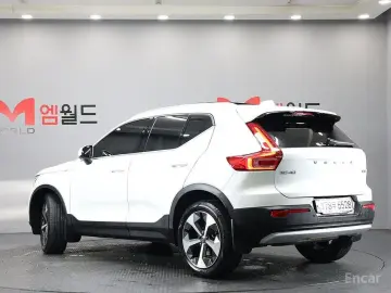 2023 Volvo XC40 с пробегом 14 385 км