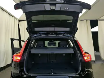 2025 Volvo XC40 с пробегом 9 327 км