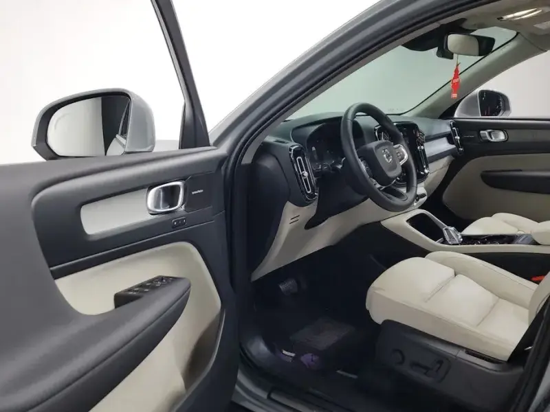 2023 Volvo XC40 с пробегом 18 920 км