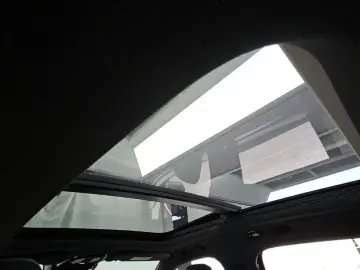 2025 Volvo XC40 с пробегом 9 327 км