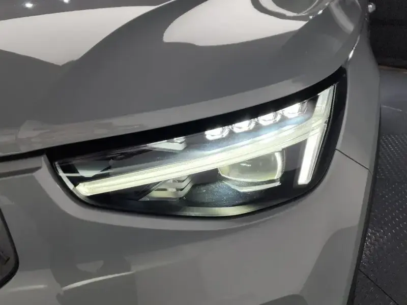2023 Volvo XC40 с пробегом 18 920 км