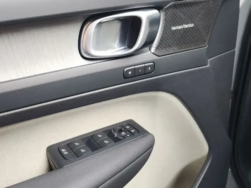 2023 Volvo XC40 с пробегом 18 920 км