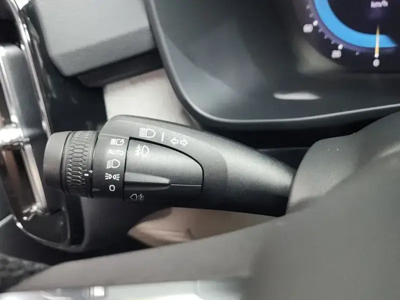 2023 Volvo XC40 с пробегом 18 920 км