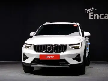 2024 Volvo XC40 с пробегом 25 577 км