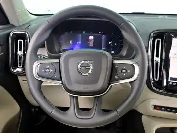 2024 Volvo XC40 с пробегом 25 577 км