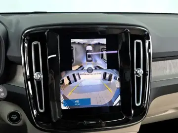 2024 Volvo XC40 с пробегом 25 577 км