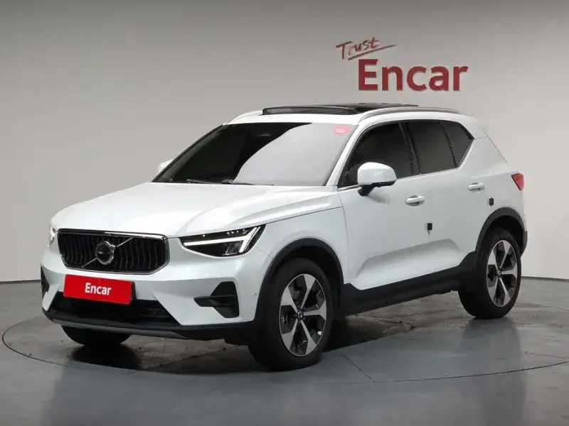 2023 Volvo XC40 с пробегом 30 538 км