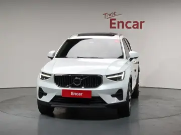 2023 Volvo XC40 с пробегом 30 538 км