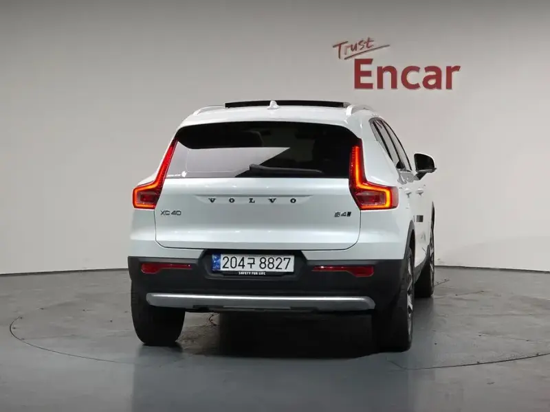 2023 Volvo XC40 с пробегом 30 538 км