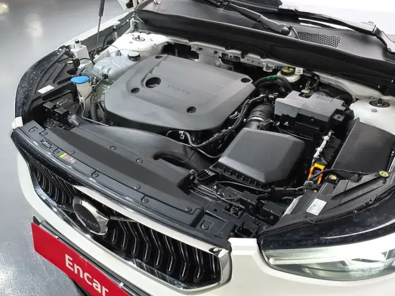2023 Volvo XC40 с пробегом 30 538 км