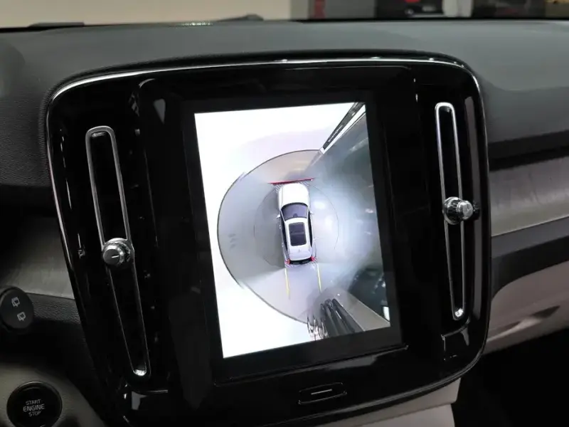 2023 Volvo XC40 с пробегом 30 538 км