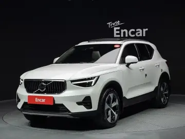 2024 Volvo XC40 с пробегом 4 285 км