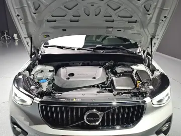 2024 Volvo XC40 с пробегом 4 285 км