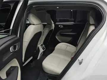 2024 Volvo XC40 с пробегом 4 285 км