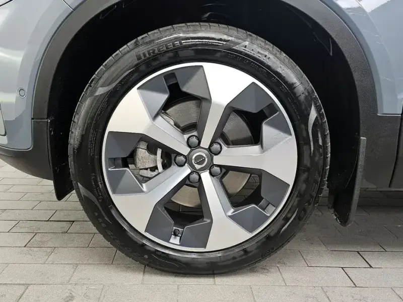 2022 Volvo XC40 с пробегом 10 823 км