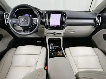 2022 Volvo XC40 с пробегом 10 823 км