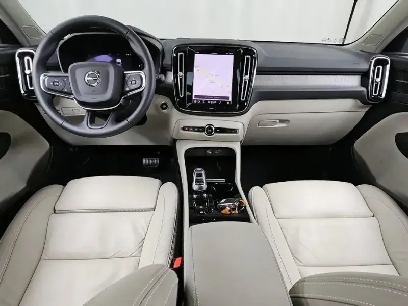 2022 Volvo XC40 с пробегом 10 823 км