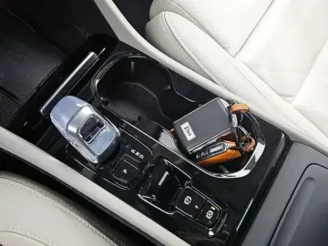 2022 Volvo XC40 с пробегом 10 823 км