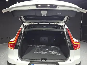 2024 Volvo XC40 с пробегом 4 285 км