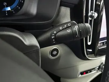 2022 Volvo XC40 с пробегом 10 823 км