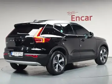 2023 Volvo XC40 с пробегом 21 976 км