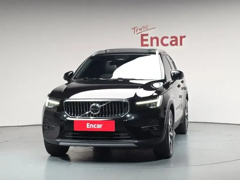 2023 Volvo XC40 с пробегом 21 976 км