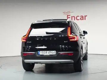 2023 Volvo XC40 с пробегом 21 976 км