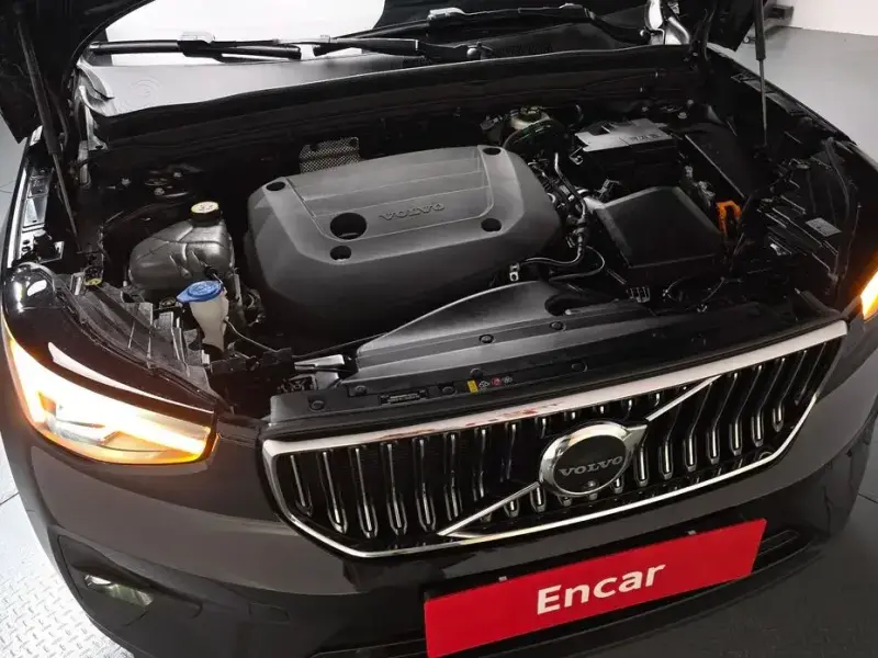 2023 Volvo XC40 с пробегом 21 976 км